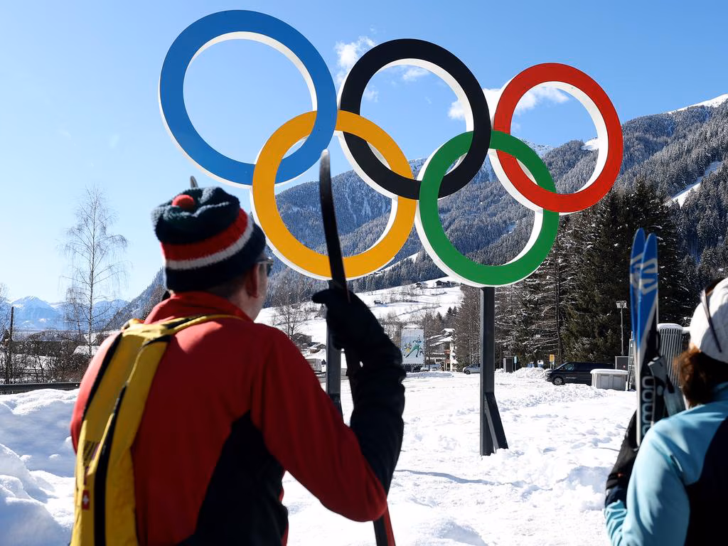 Milan Olympics offers volunteers cheap tickets as opening ceremony sales flop