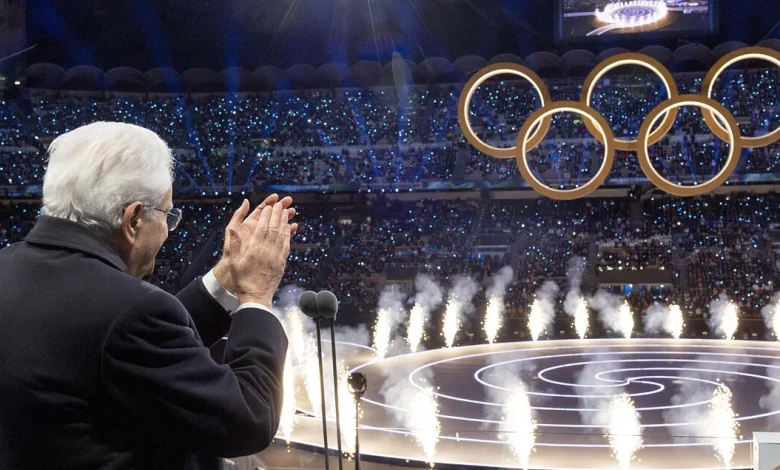 Milano Cortina: Mattarella dichiara aperti i Giochi invernali. Ovazione per gli atleti azzurri