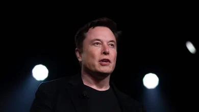 Musk Shifts SpaceX's Focus From Mars to the Moon