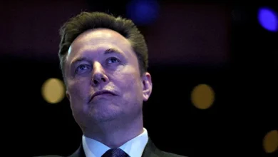 Musk pivots away from his Mars settlement ambition, aims for the moon instead