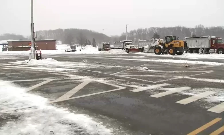NJ blizzard warning: Snowstorm brings New Jersey to a standstill; travel ban lifted but drivers urged to stay off roads