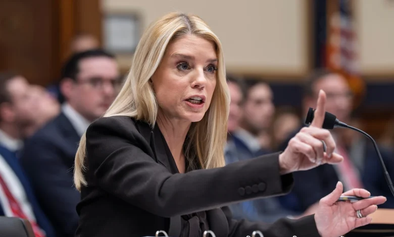 Newsmax host blasts Pam Bondi: ‘Don’t know how her career survives’