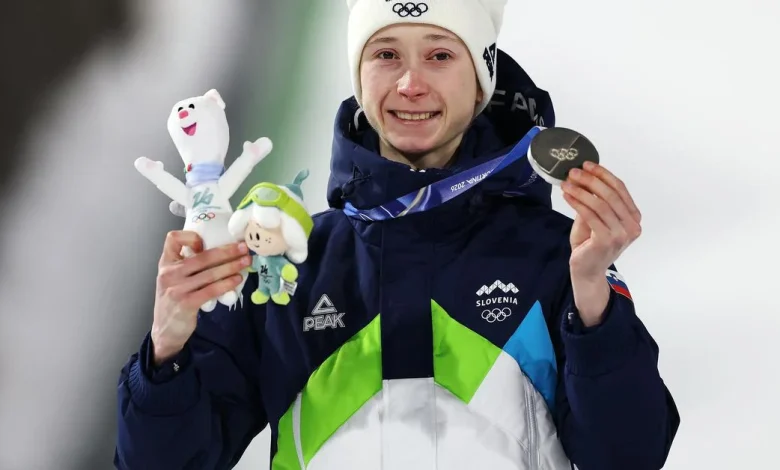 Nika Prevc po hudem boju do olimpijskega srebra