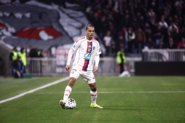 Noah Nartey de nouveau titulaire avec Lyon à Nantes