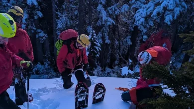 North Shore Rescue helps save snowboarder stuck at Cypress