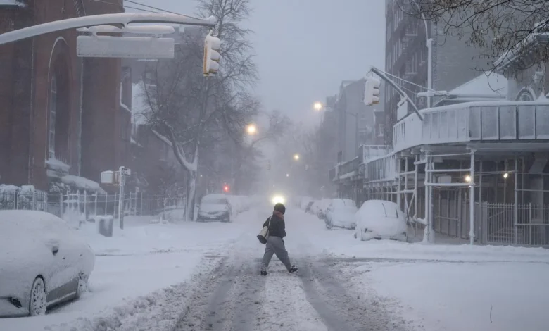 Northeast Storm Knocks Out Power, Cancels Flights