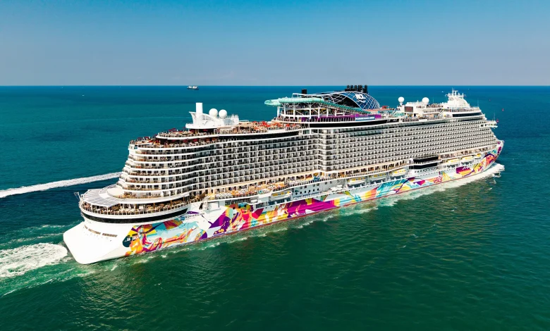 Norwegian Cruise Line fans pissed over dining dress code change