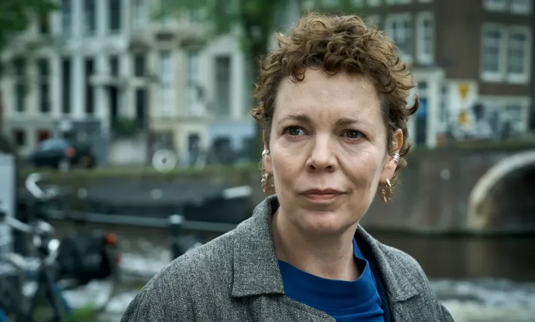 Olivia Colman: “I’ve Always Described Myself to My Husband as a Gay Man”