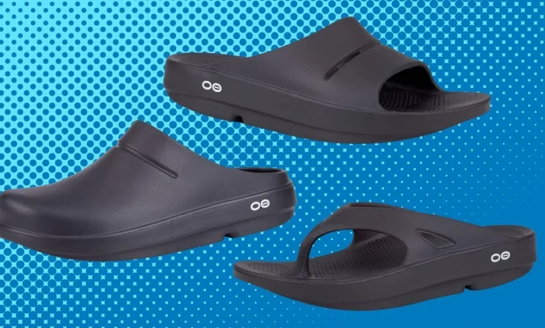 Oofos Recovery Shoes Are Podiatrist-Approved For Foot Pain