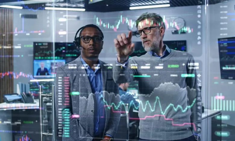 Oracle Surges 12% While Apple, Amazon Tumble in Choppy Tech Week