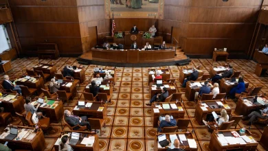Oregon Republicans boycott floor session, delaying action on transportation tax referendum move