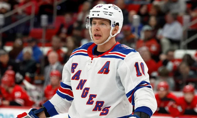 Panarin, Kings mascot to share jersey number