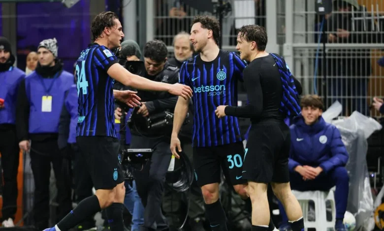Papere, emozioni, rosso inventato, 5 gol e Zielinski al 90': l'Inter batte una bella Juve, è a +8 sul Milan
