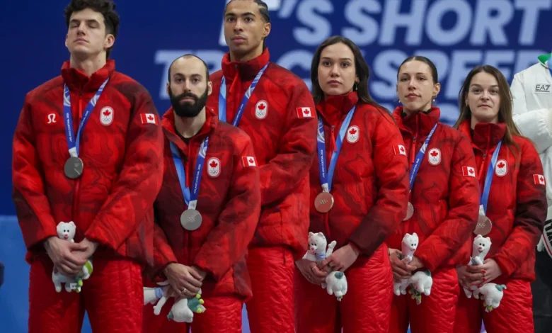 Patinage de vitesse courte piste | Le Canada décroche l’argent au relais mixte