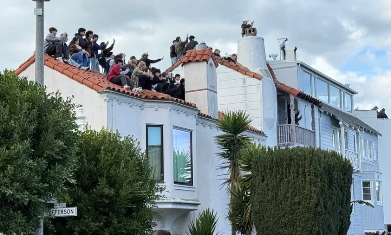 Peeing, roof-climbing, and a mayor along for the ride