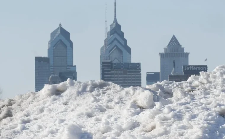 Philly forecast calls for more than a foot of snow to fall Sunday into Monday