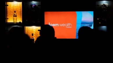 Private Markets Push for World’s Wealthy Runs Into AI Meltdown