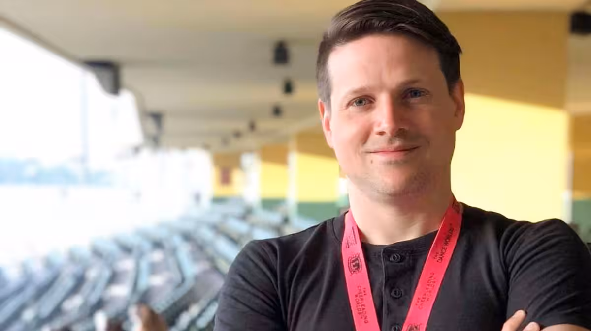 Procès d’un entraîneur de cheerleading: «Ma première fois était dans un trip à trois»