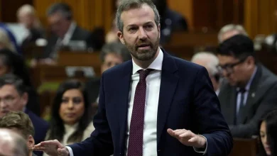 Procurement minister says loans to Canada Post aren’t a ‘long-term solution’