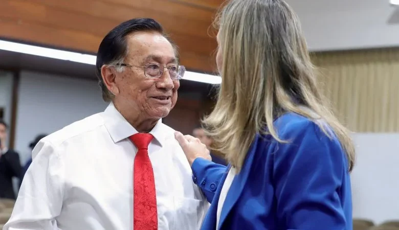 Quién es José Balcázar, el nuevo presidente interino de Perú que llevó al partido de Pedro Castillo otra vez al poder