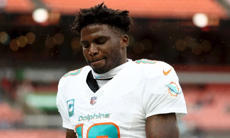 Report: Dolphins releasing wide receiver Tyreek Hill
