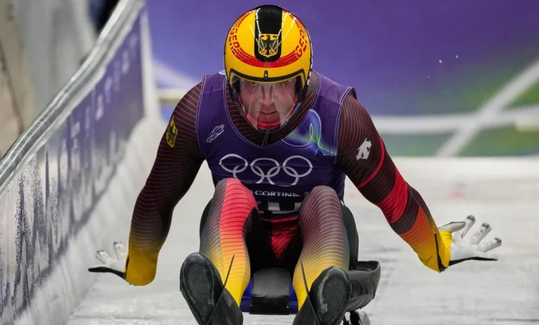 Rodeln bei Olympia 2026: Dreifach-Olympiasieger Loch droht Debakel - Langenhan führt