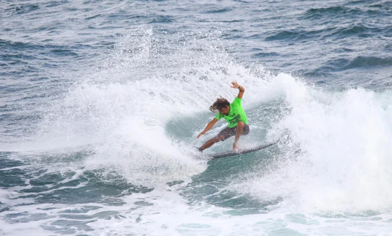 Round of 112: Carlos Munoz makes headway toward his BTMI Barbados Surf Pro title defense