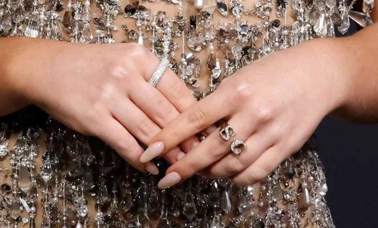 Sabrina Carpenter's Manicurist Just Revealed the 'Ultimate Clean Girl Nail' Polish: Get the Look