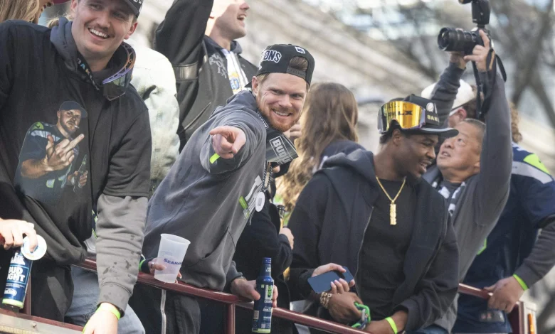 Sam Darnold, Seahawks, 700k+ fans go wild at Super Bowl parade