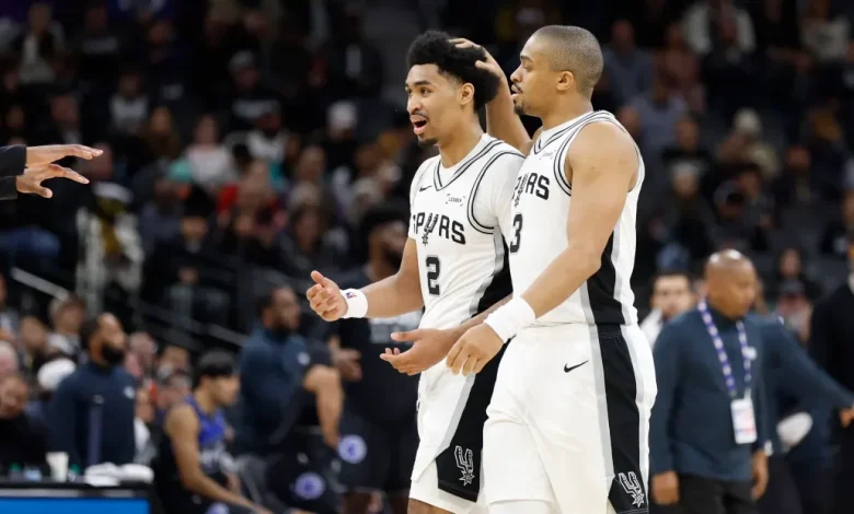 San Antonio rides third-quarter run to victory over Magic