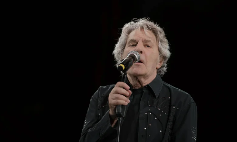 Sanremo 2026, Fausto Leali riceve il 'premio alla carriera': 60 anni di musica