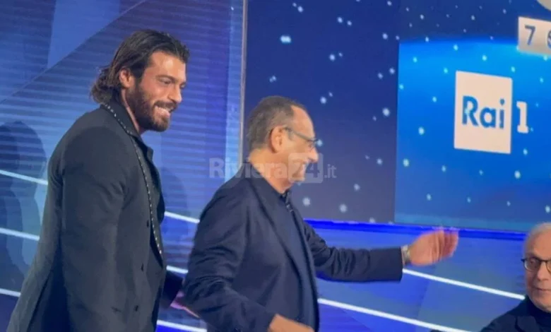 Sanremo 2026, sul palco i due "Sandokan": Yaman e Kabir Bedi