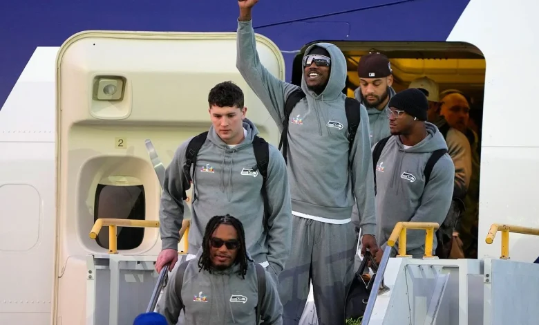 Seahawks, Patriots to kick off Super Bowl festivities with opening night media blitz