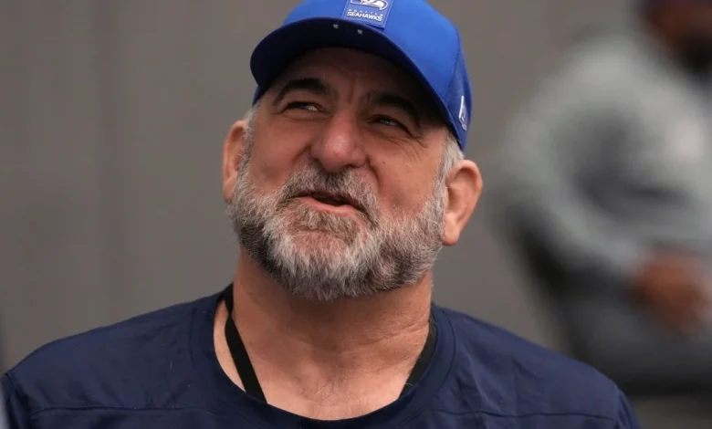 Seahawks offensive line coach John Benton to stay with team for 2026