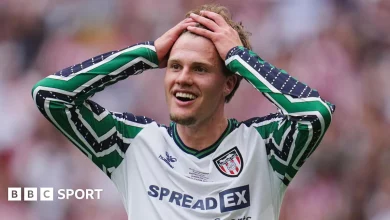 Sheffield United: Blades sign Sunderland defender Leo Hjelde on loan