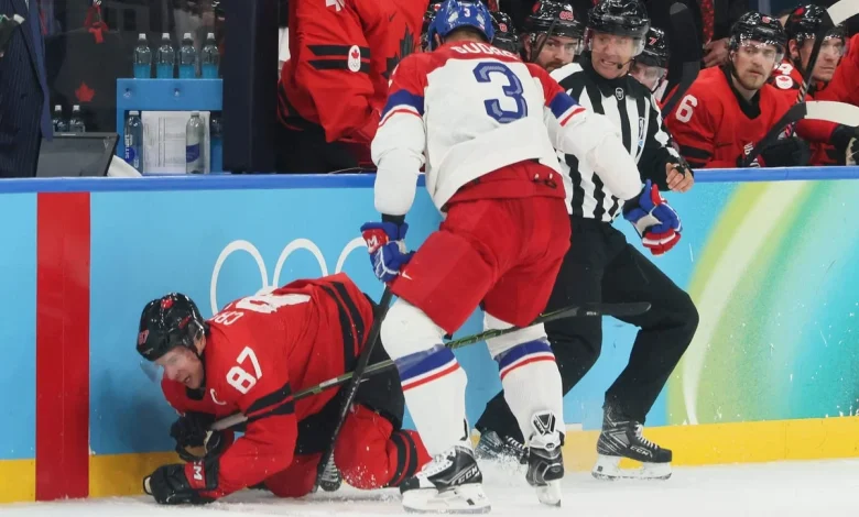 Sidney Crosby exits Canada’s Olympic hockey quarterfinal game vs. Czech Republic