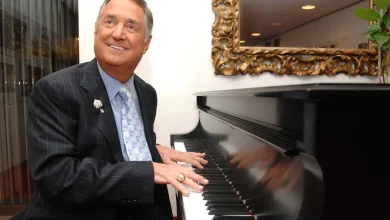 Singer and songwriter Neil Sedaka dies at 86