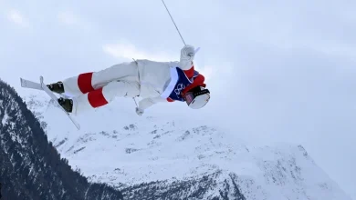 Ski acrobatique | Dérangé par la lumière, Kingsbury passe malgré tout en finale