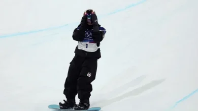 Snowboarder Gaon Choi crashes twice but then wins women's halfpipe