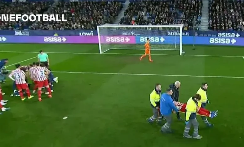 Sørloth forced off injured after brutal clash of heads