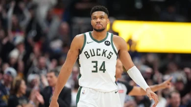 Sources: Bucks to keep Giannis Antetokounmpo through deadline