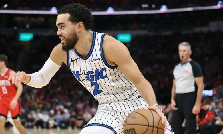 Sources: Mavericks acquire Tyus Jones in trade with Hornets