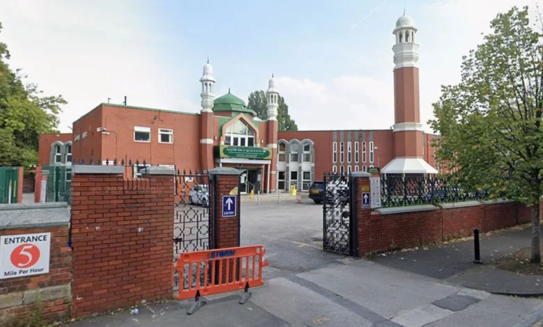 Starmer concerned after 'serious incident' at Manchester mosque