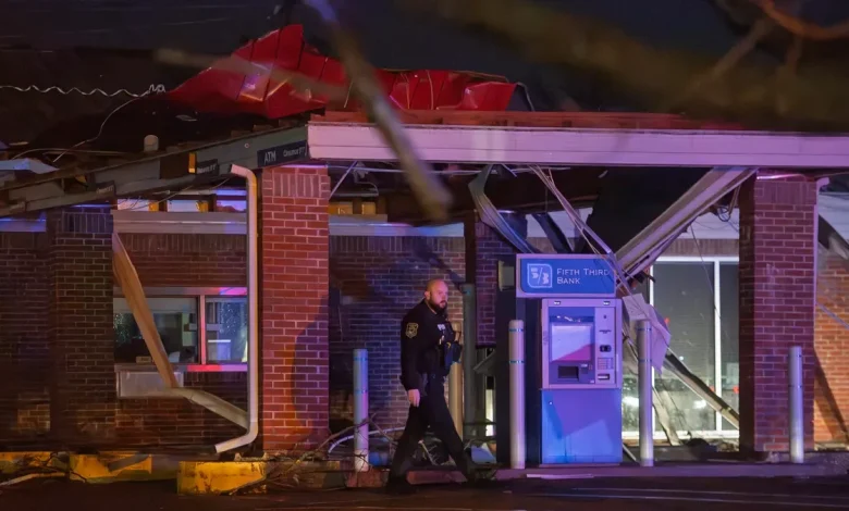 Storms move through Bloomington, Monroe County causing damage, see images - The Herald-Times