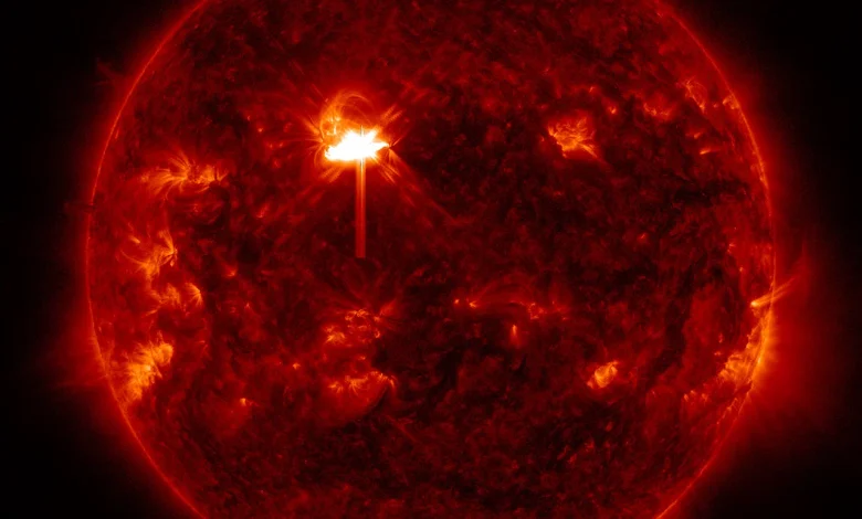 Strong Flare Erupts from Sun