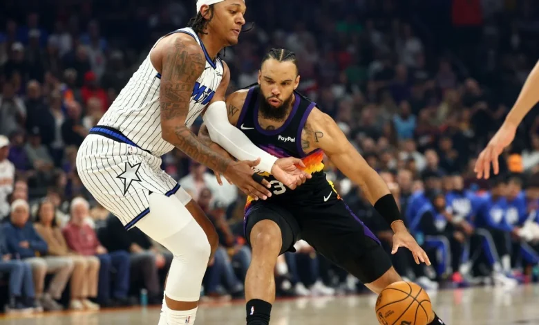 Suns' Brooks has broken hand, sources say; Booker out one week