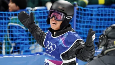 Teen snowboarder Lee Chae-un goes full-throttle on halfpipe at Olympics