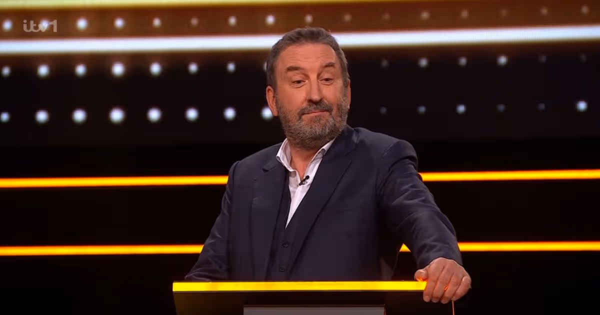 The 1% Club's Lee Mack's 'very tense' moment with fan who only wanted a picture