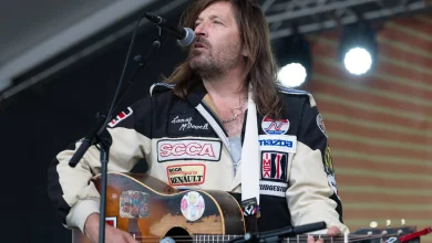 The Lemonheads' Evan Dando hospitalised after sending unsolicited explicit video to fan