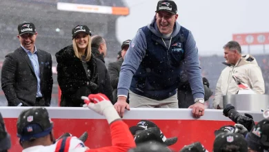 The inside story behind Mike Vrabel’s Sunday ritual | Karen Guregian